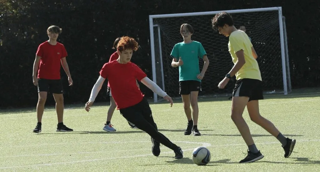 Luật bóng đá 7 người: Những quy định cơ bản cần biết