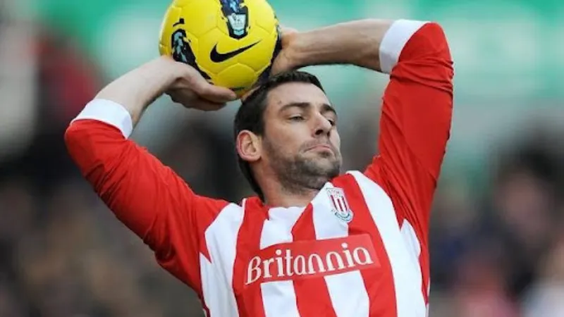 Chiến thuật tận dụng luật ném biên sân Mini hiệu quả