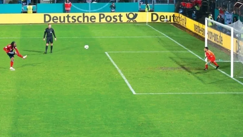 Luật Phạt Đền Sân Bóng Mini: Quy Định, Khoảng Cách Sút