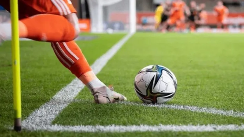 Khái niệm và nguyên tắc của quả phạt góc trên sân mini