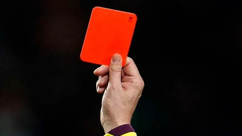 Luật Thẻ Phạt Sân Bóng Mini: Quy Định, Áp Dụng, Mẹo Hạn Chế